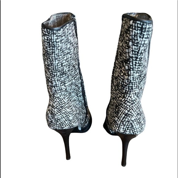 🛍 Steve Madden Tweed Jeweled Boot 5.5 - Picture 3 of 6